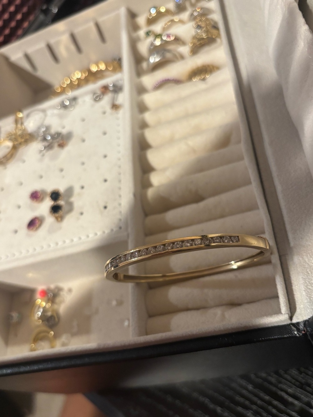 14k yellow gold with lab diamonds bangle bracelet - Picture 4 of 7